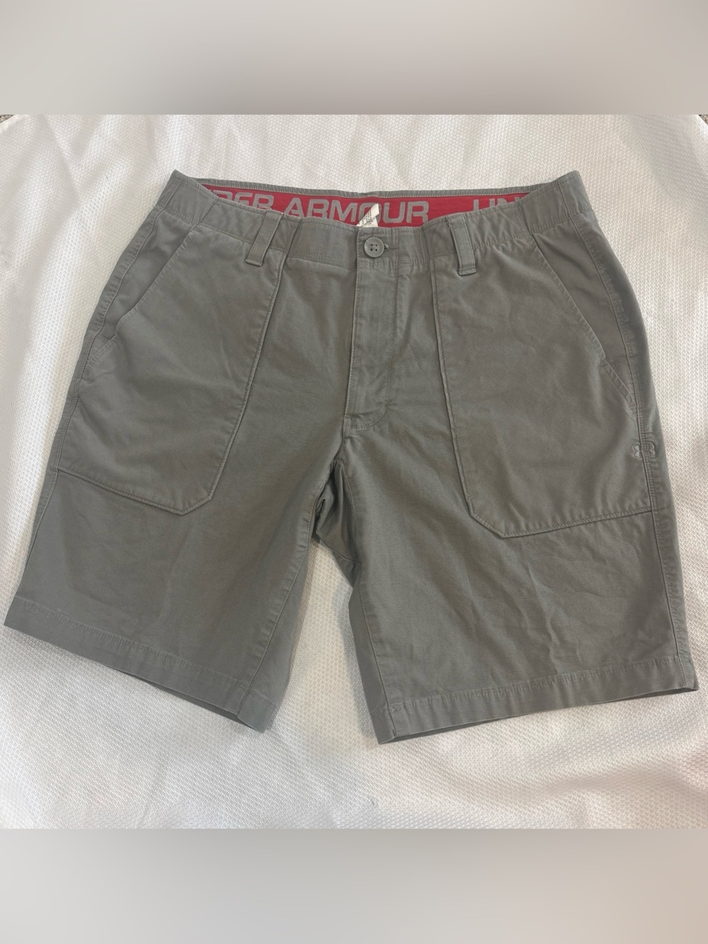 Men’s 36 X 10 Inseam Under Armour Shorts  Pockets Keychain Clip Golf Cotton